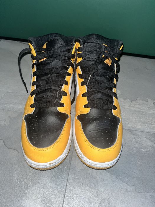 Nike Jordan 1 Mid Taxi Yellow Toe 2022Size