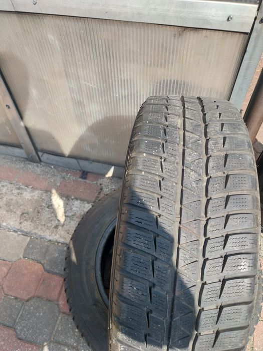 Opony Zimowe Falken 205/60R16 96H
