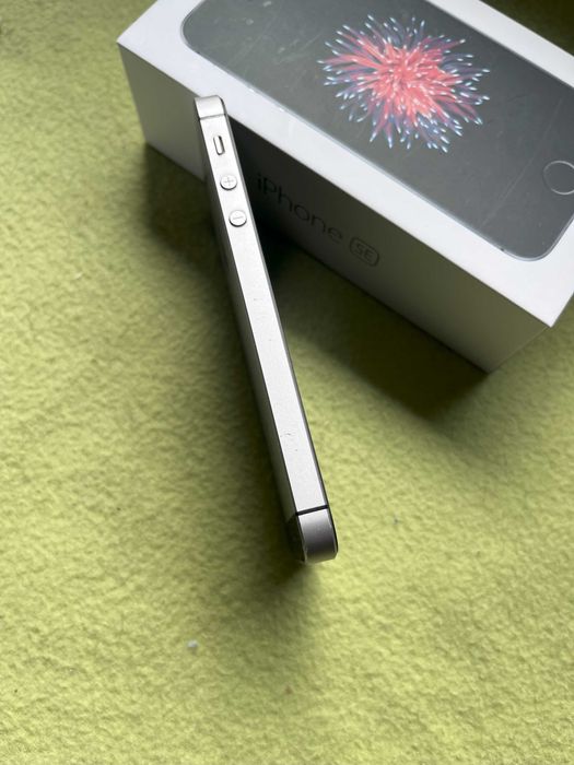 Iphone SE 2016, 32Gb, com Bateria nova, bem estimado, sem avarias.