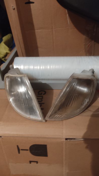 Farol Esq , retrovisor Drt..e piscas Drt. Esq. citroën SAXO 99