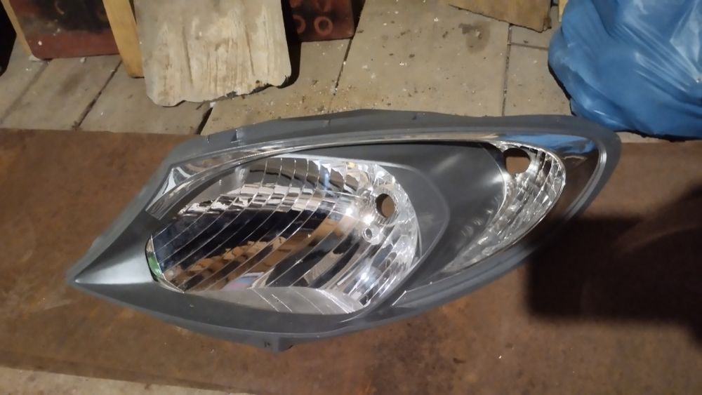 Фара ліва мерседес сітан