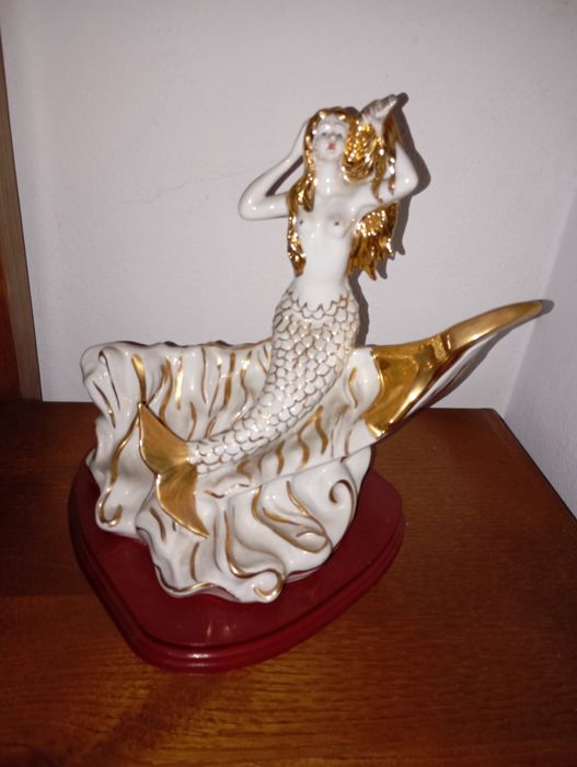 3 estatuetas/figuras decorativas em porcelana – 30 a 40 cm