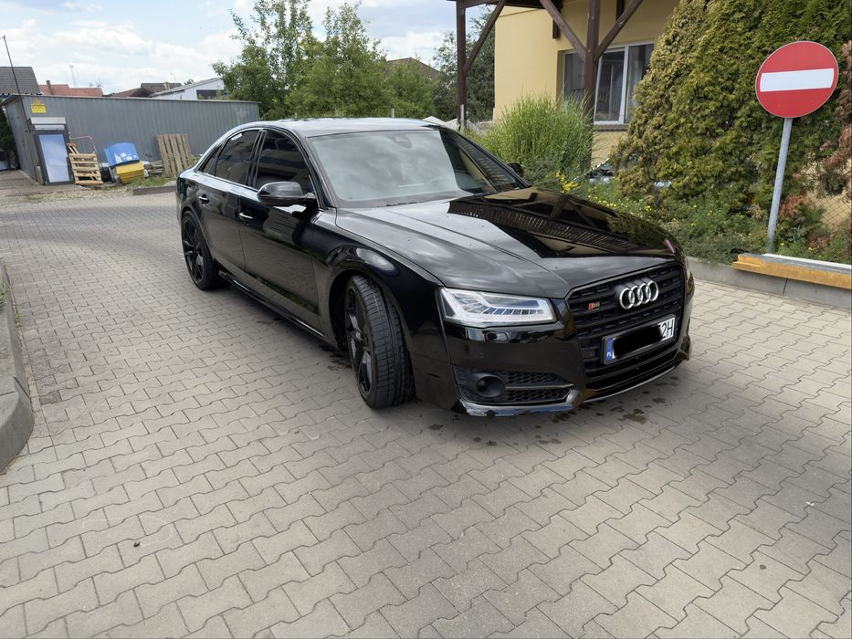 Audi S8