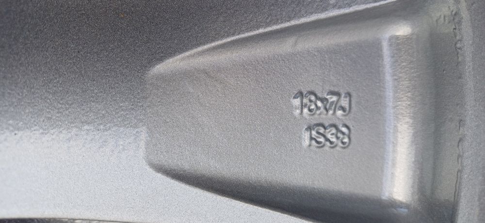 Alufelgi OPEL 7x18 cali , rozstaw śrub 5x105 , po regeneracji.
