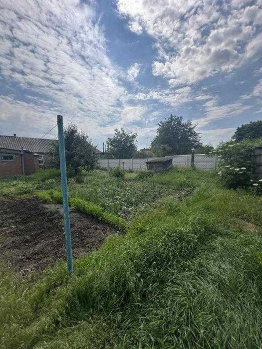 У продажу цегляний будинок поблизу Полтави