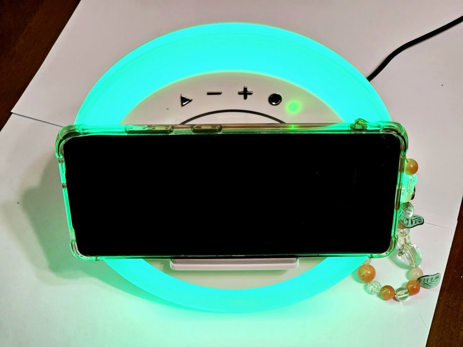 Безпровідна зарядка з блютуз-колонкою та RGB нічником