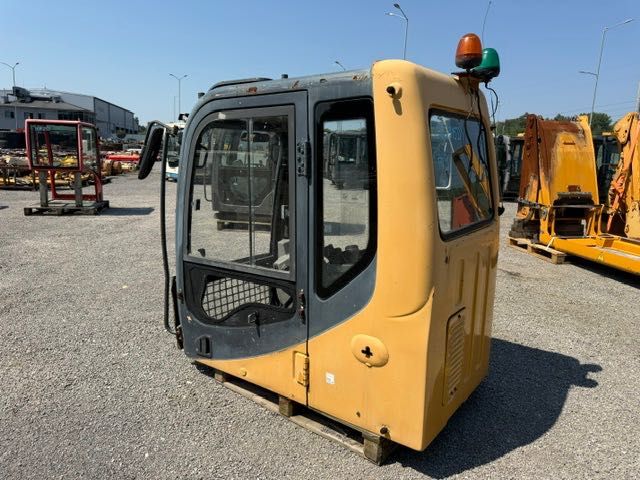 KABINA DO kopaki LIUGONG używana z szybami