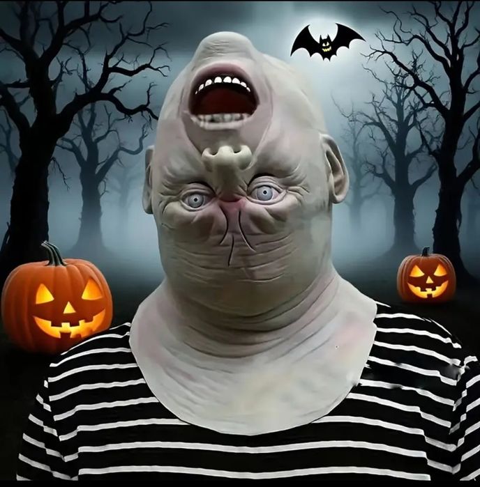 Реалистичная маска зомби.