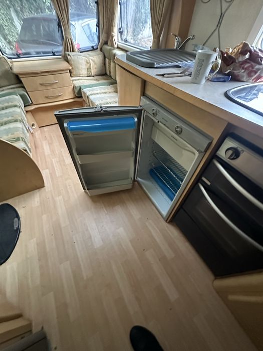 Caravana inglesa , CAMA FIXA, impecavel 2007