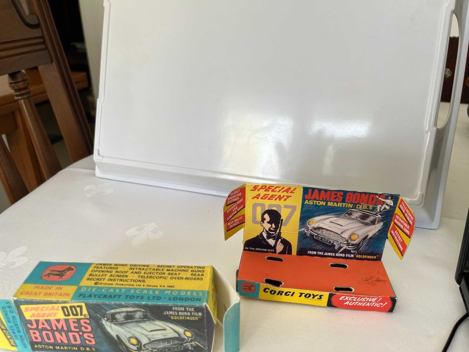 Caixa de reprodução (empty reprobox) 261 Corgi Toys - Aston Martin 007
