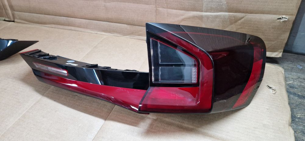 Lampa tył tylnia bmw u11 x1 komplet