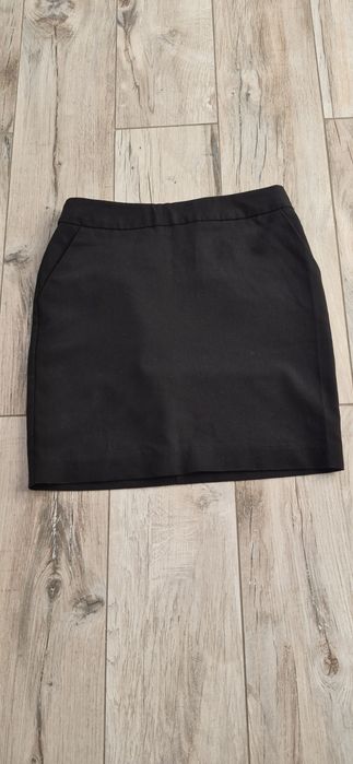 Czarna spodniczka New Look r.140