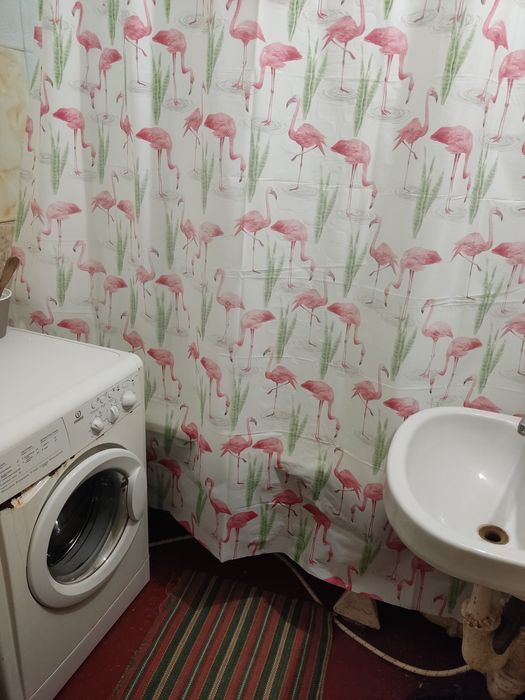 Здається кімната в трикімнатній квартирі