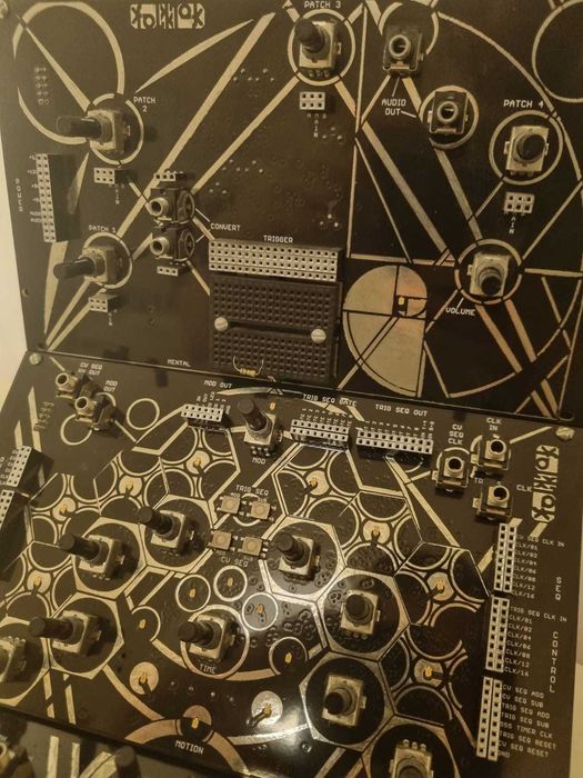 Sintetizador Folktek Mescaline analógico modular 2010-2011