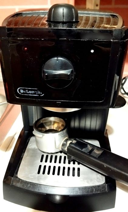 Кофеварка Delonghi EC 156 B