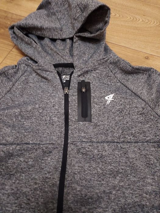 Zasuwana sportowa bluza z kapturem