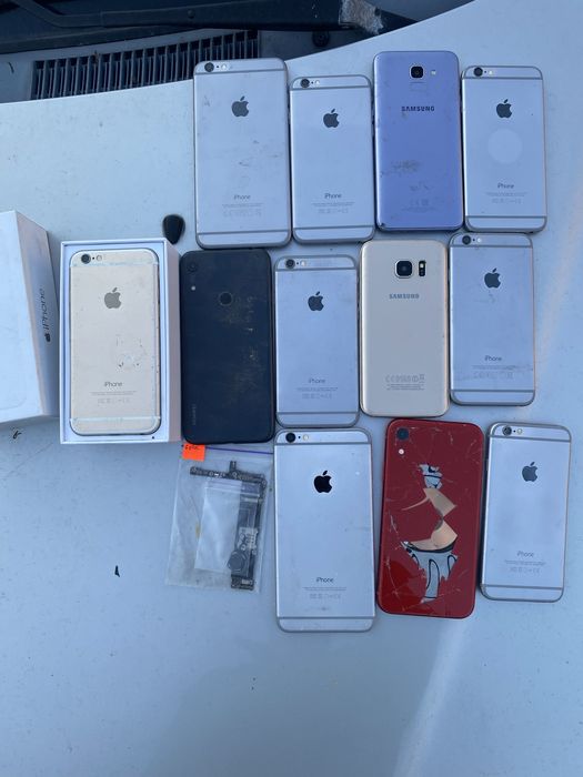 Лот телефонів iphone