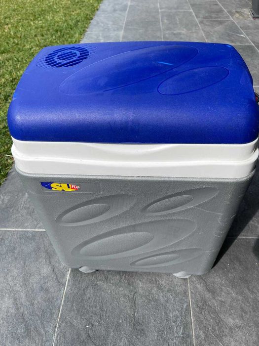Coolbox/Geladeira 40x47 elétrica (liga no isqueiro do carro)