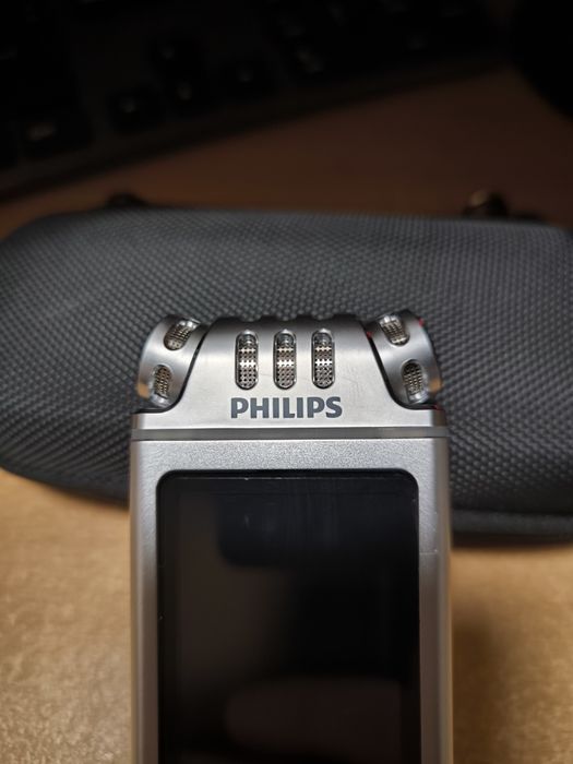 Цифровий диктофон Philips DVT-4110