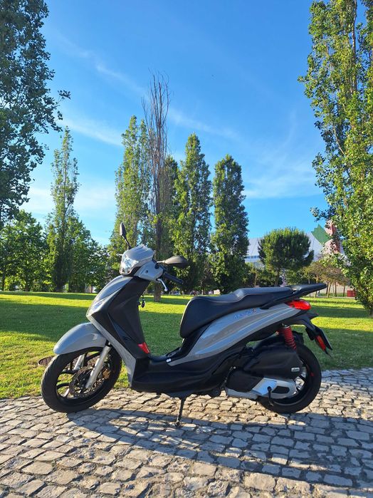 Piaggio Medley 125 com poucos km
