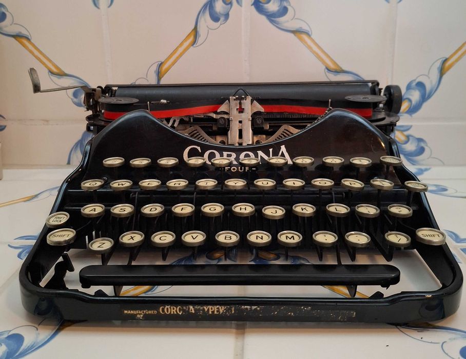 máquina de escrever antiga