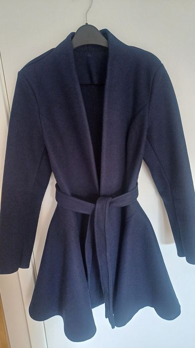 Casaco com cinto (NOVO)- M