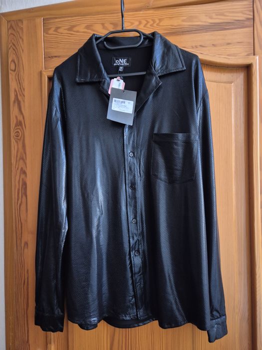 Сорочка з рептильним текстурним візерунком чорна