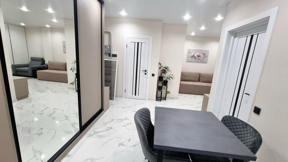 БЕЗ КОМІСІЇ. 1здача.2кімн.46м2.Інвертори на тепло,воду.В тихому центрі