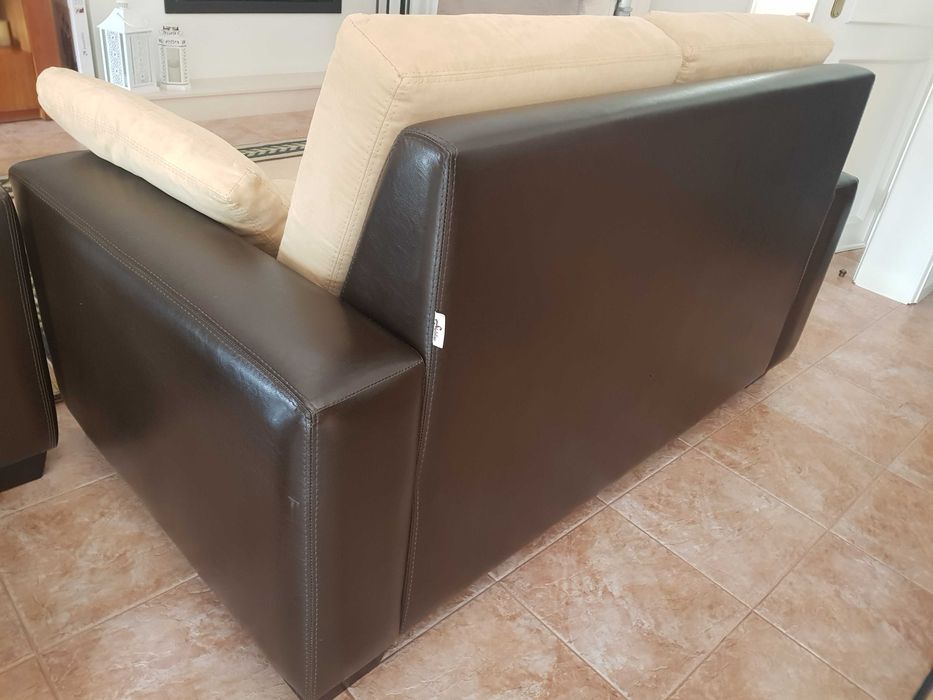 2 Sofás em bom estado