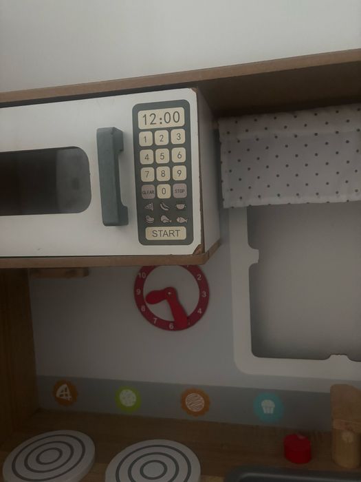 Drewniana kuchnia i gabinet lekarski mamabrum