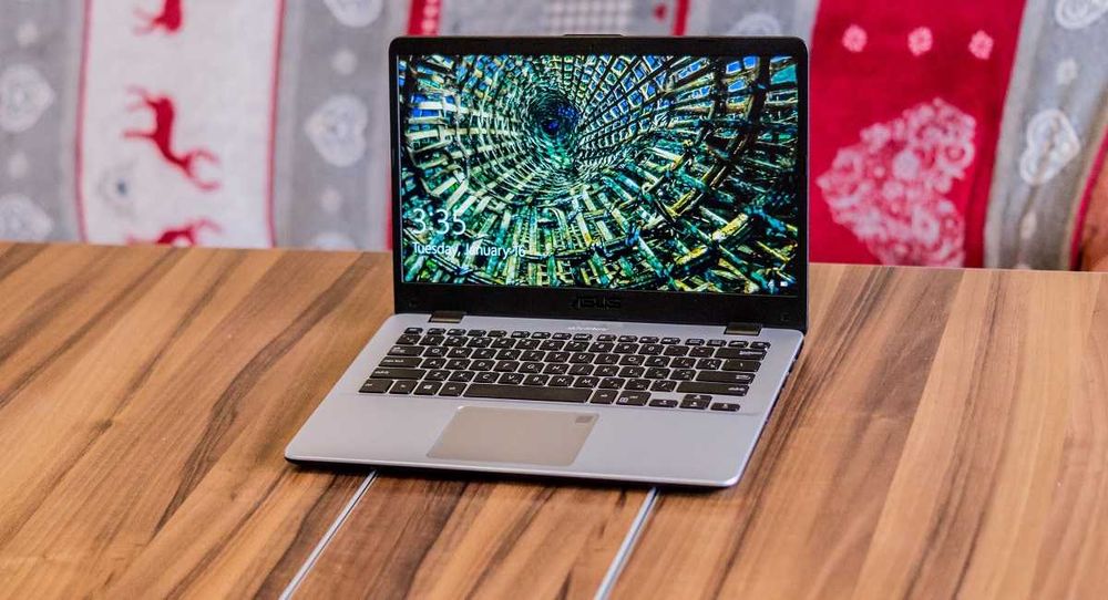 Надежный Asus VivoBook для работы и развлечений