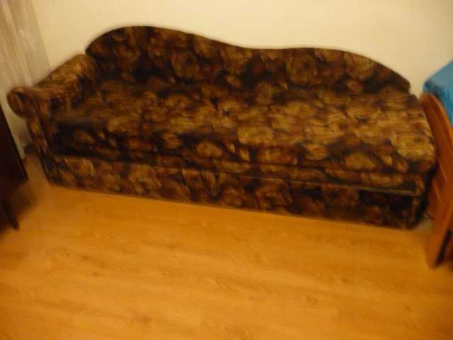 Kanapa z funkcja spania w dobrym stanie