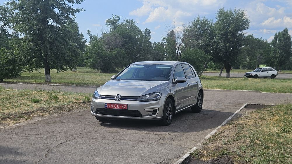 E-GOLF 36 квт. 18р.свіжий 117т.км.  рідна фарба