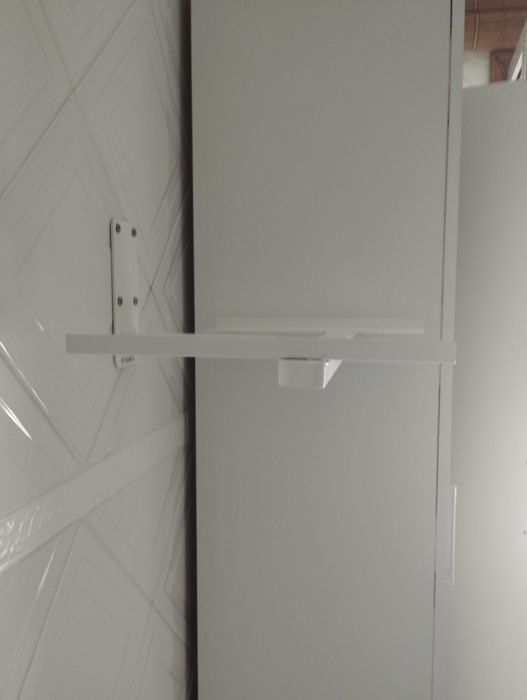 Suporte metálico branco para microondas