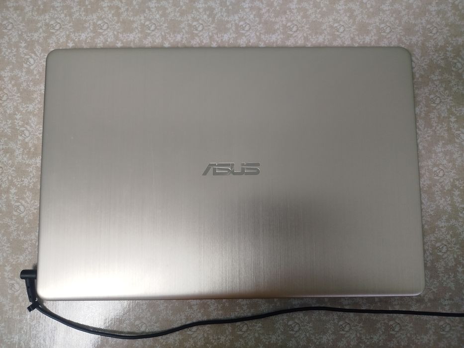 Продам ноутбук фирмы ASUS