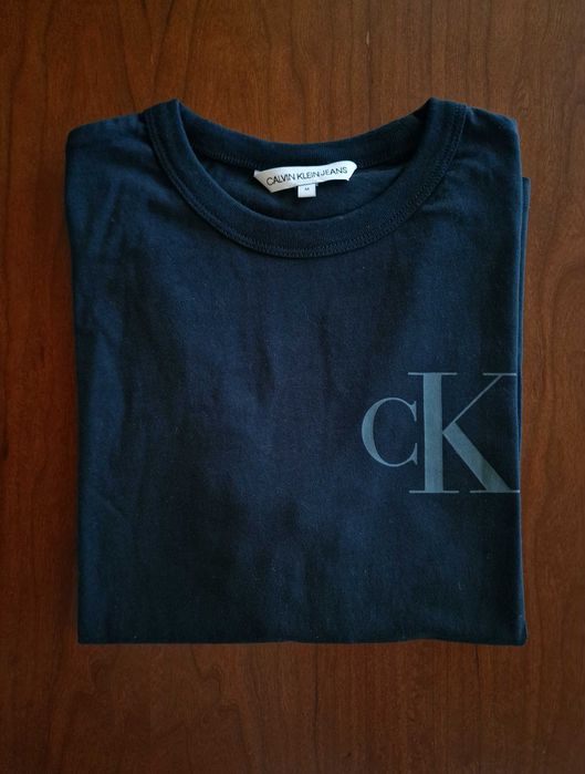 T-shirt preta da Calvin Klein Jeans