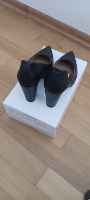 Sapato salto alto seminovo