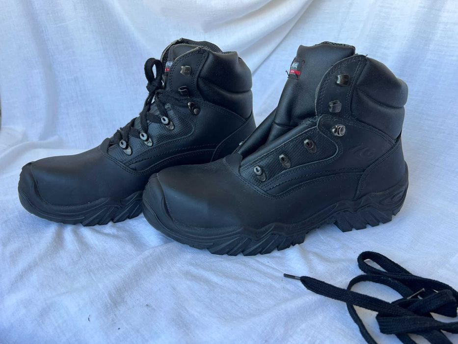 Botas de trabalho pretas da Cofra