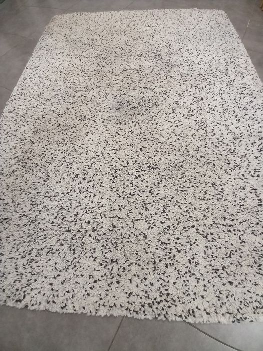 Sprzedam fajny dywan 230x170 cm.