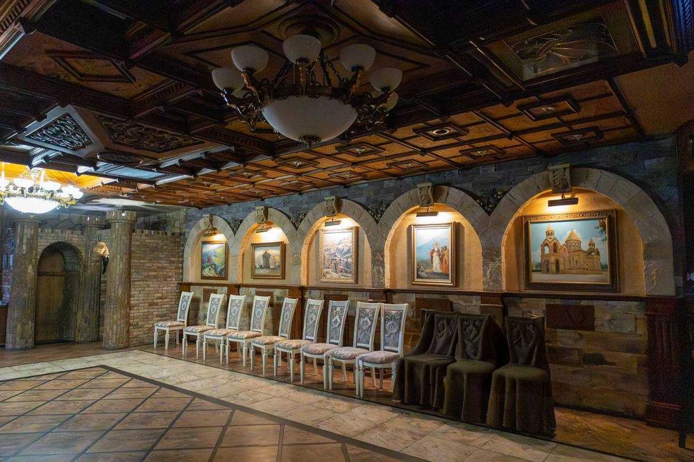 Продаж ресторан 650м2 Арарат вул. Гната Юри 12А без комісії