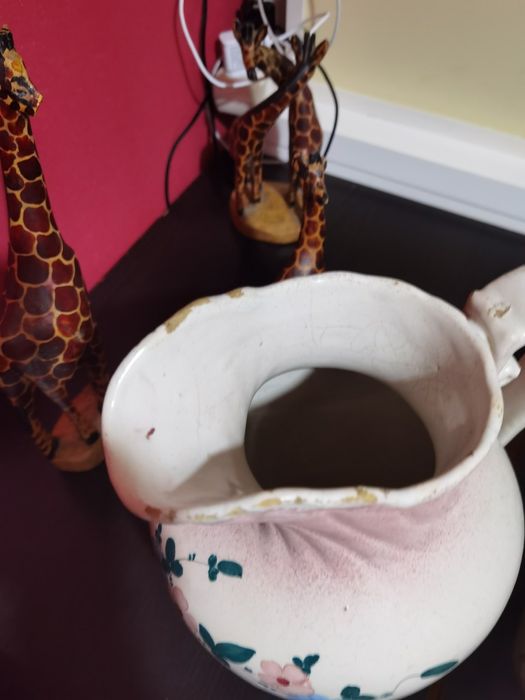 Jarra antiga em bom estado