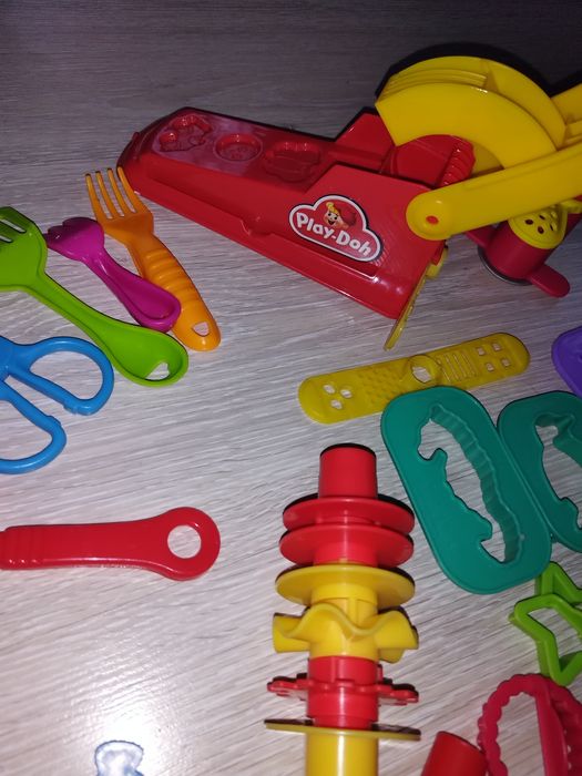 Mega zestaw foremek play doh