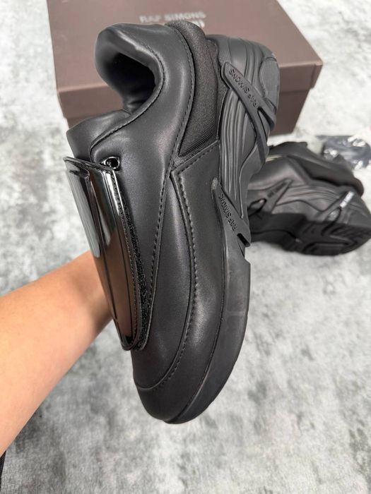 Кросівки Raf Simons Antei

 •Колір: білий