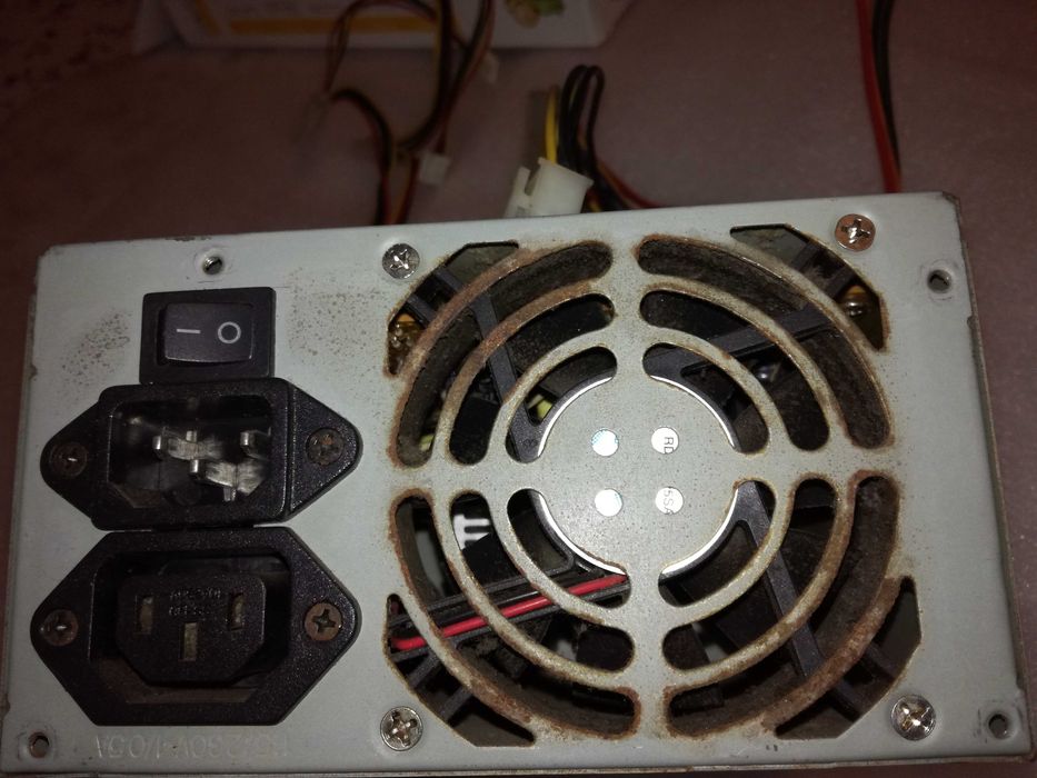 Fonte de Alimentação Q-Tec ADT-300 300 watts64738035588225122