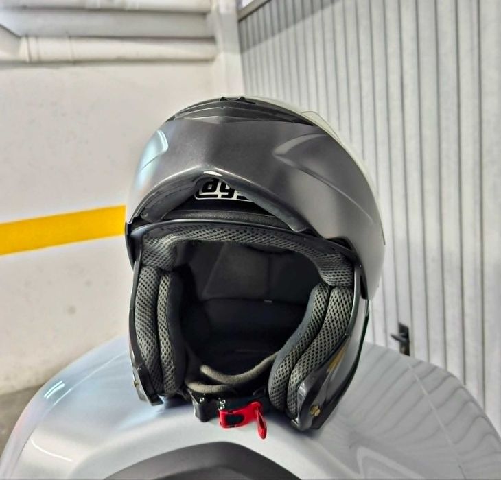 Capacete Modular Marca AGV