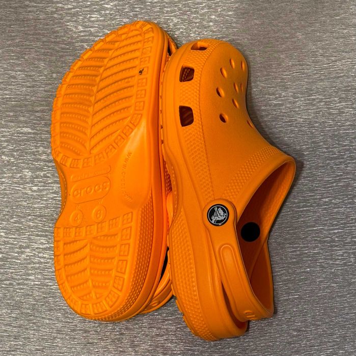 Crocs autênticas cor de laranja socas tangerina 36/37