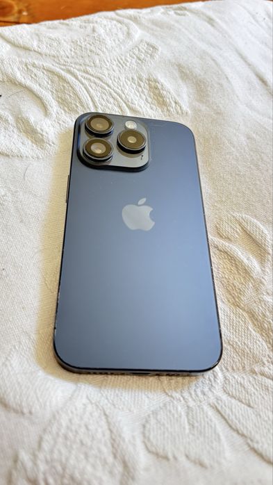 Iphone 15 pro azul