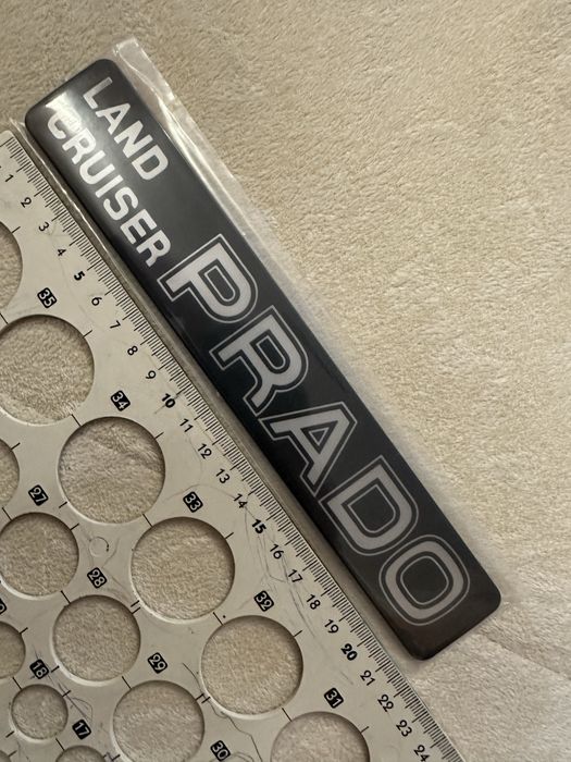 Эмблема на авто для Toyota Prado