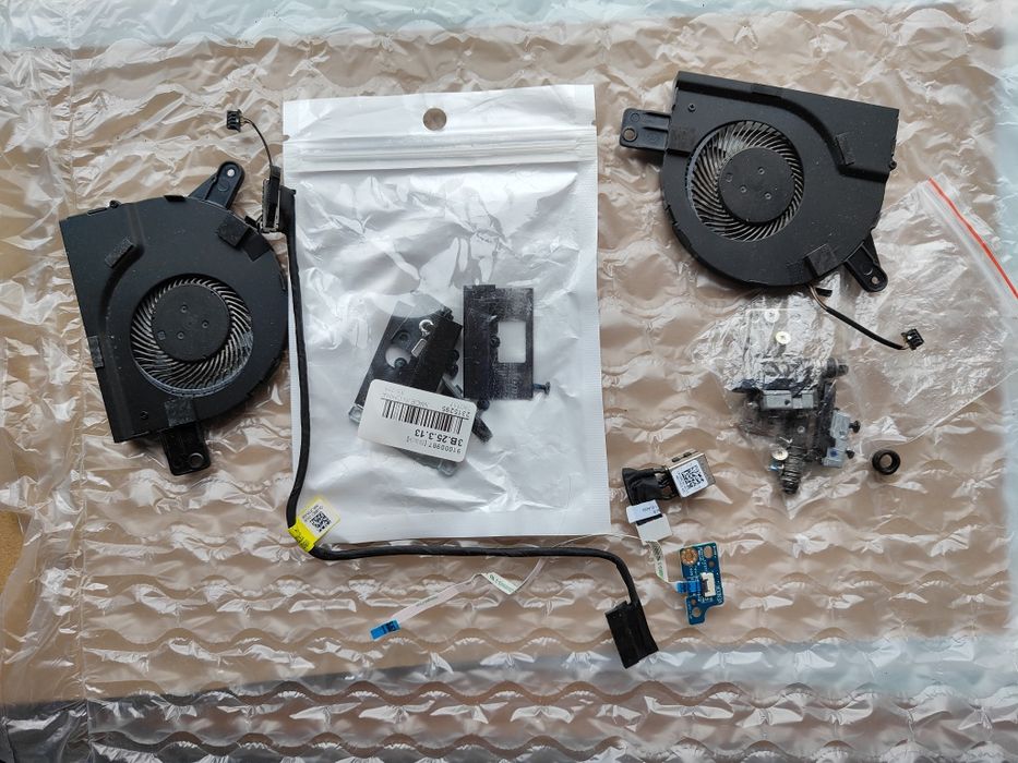 Запчастини для ноутбука DELL Latitude 5500, 5520, 5590, 3520