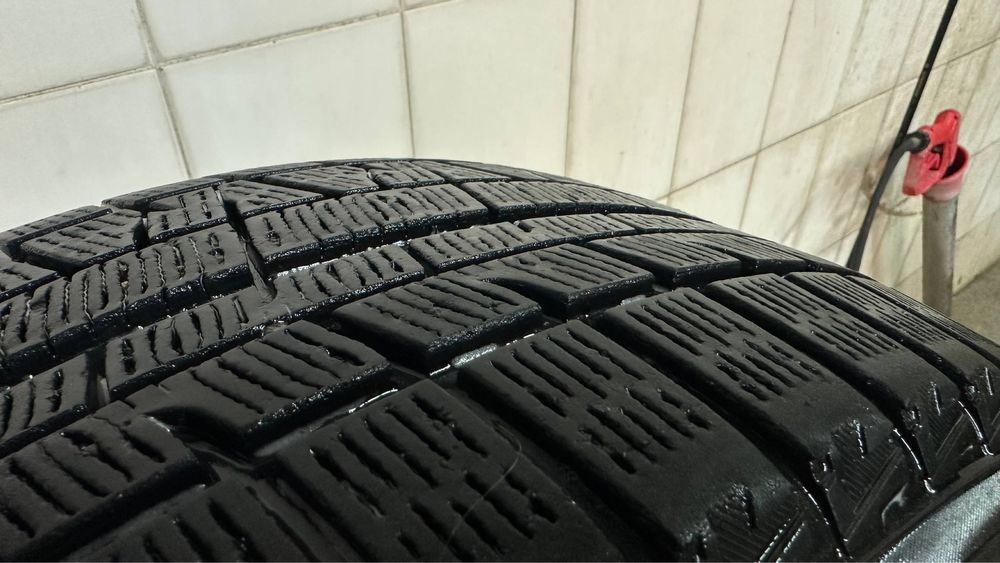 Yokohama 225/55 R17